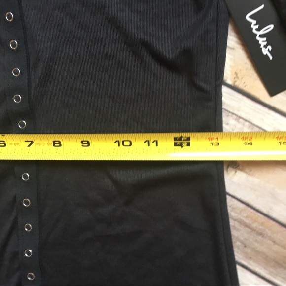 Lulu’s • Snapped Midi Dress - Picture 7 of 8